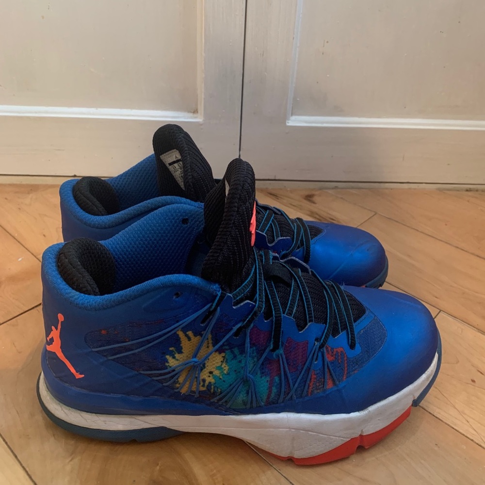 Air Jorden Shoes Size US 6Y